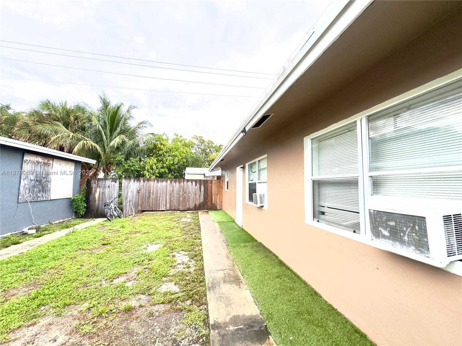 Small Image of 3830 NORTH EAST 15TH AVE #2, Pompano Beach Number 5