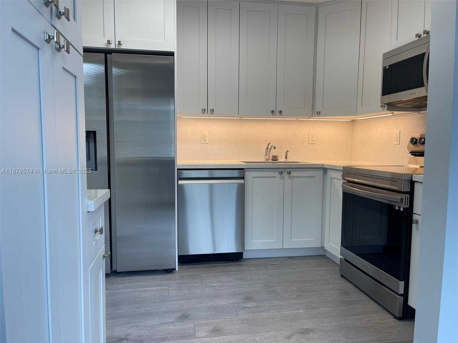 Small Image of 105 NORTH EAST 30TH CT #1 & 2 #2, Wilton Manors Number 18