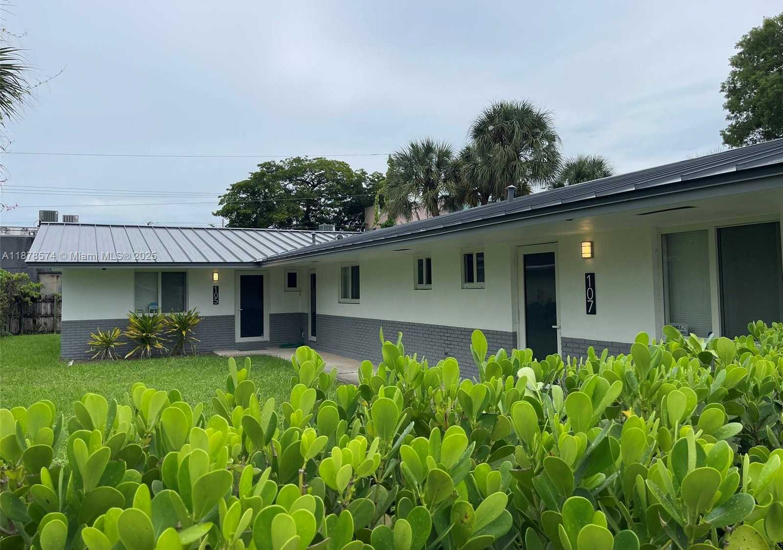 Small Image of 105 NORTH EAST 30TH CT #1 & 2 #2, Wilton Manors Number 3