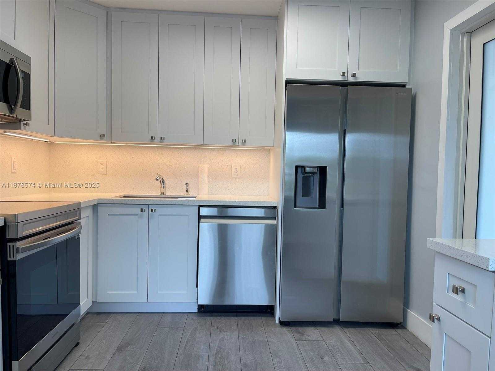 Small Image of 105 NORTH EAST 30TH CT #1 & 2 #2, Wilton Manors Number 5