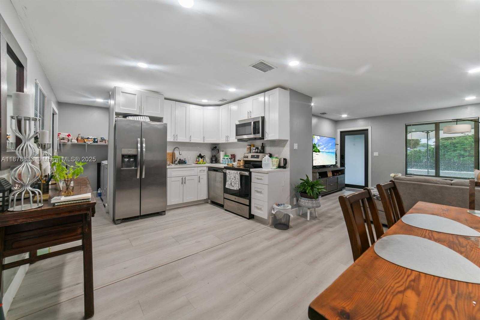 Small Image of 14501 NORTH EAST 14TH AVE, Miami Number 16