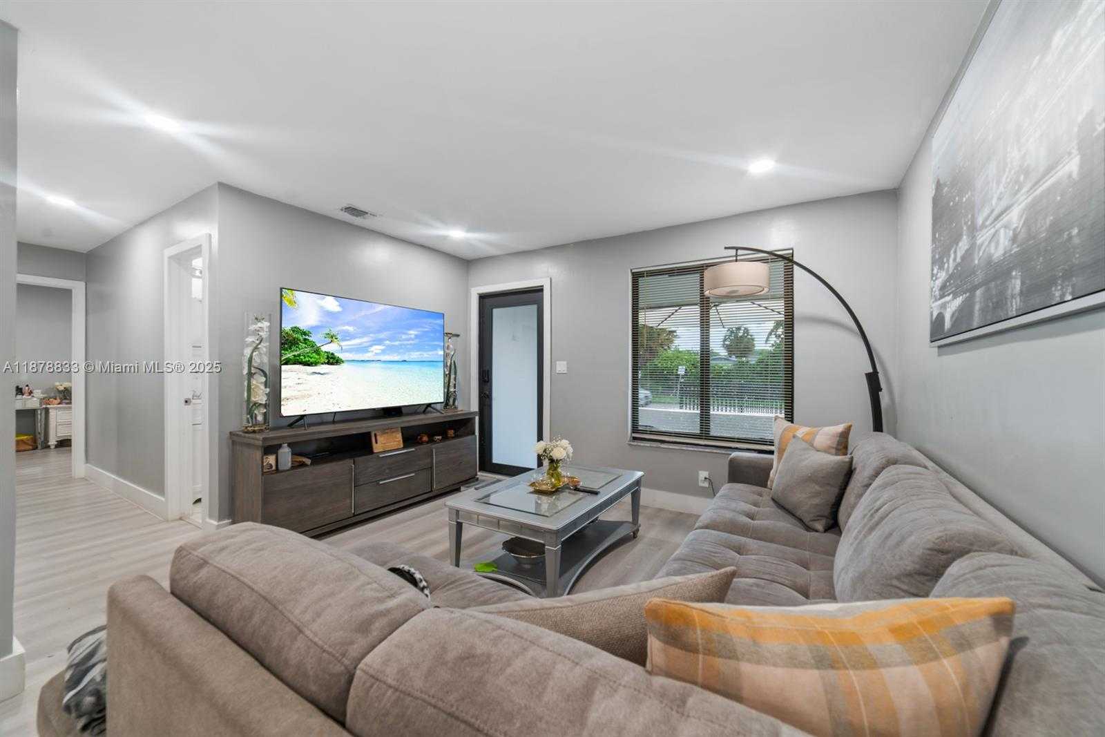 Small Image of 14501 NORTH EAST 14TH AVE, Miami Number 21