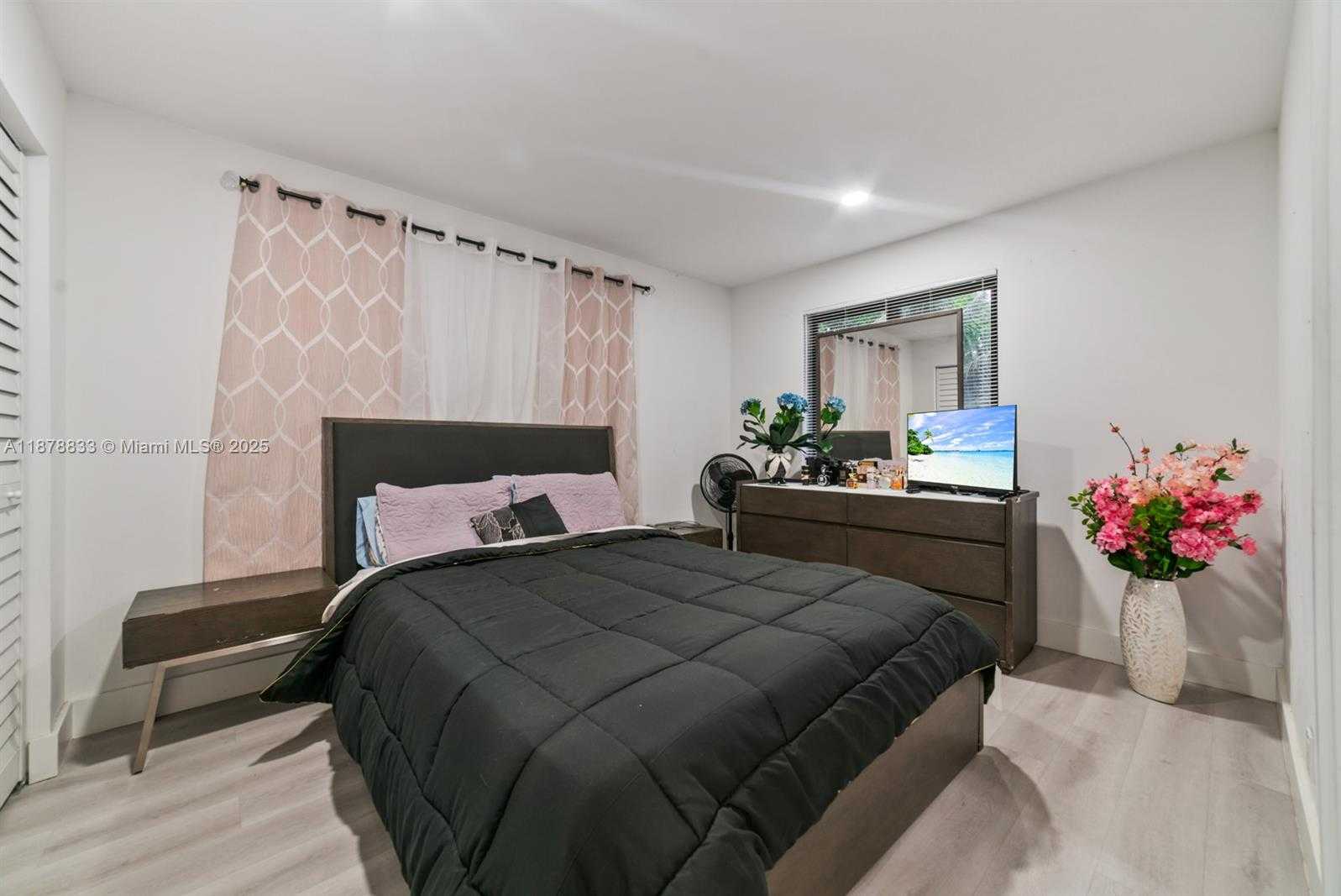 Small Image of 14501 NORTH EAST 14TH AVE, Miami Number 9