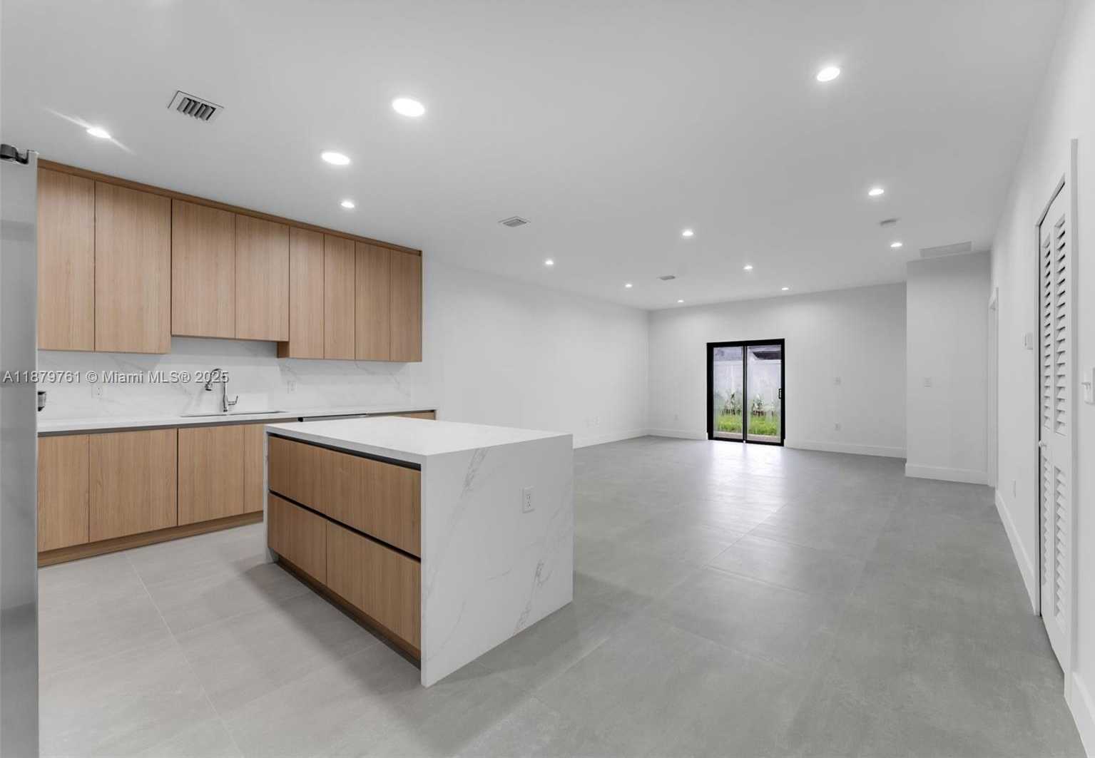 Small Image of Miami Number 11