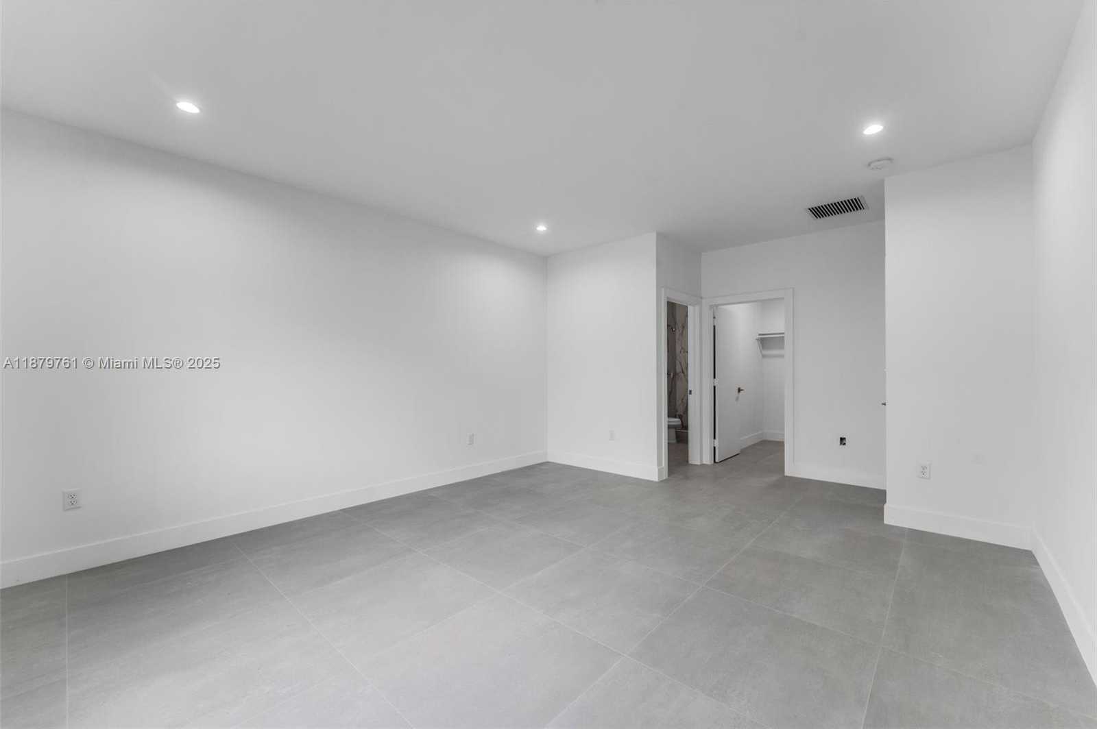 Small Image of Miami Number 30