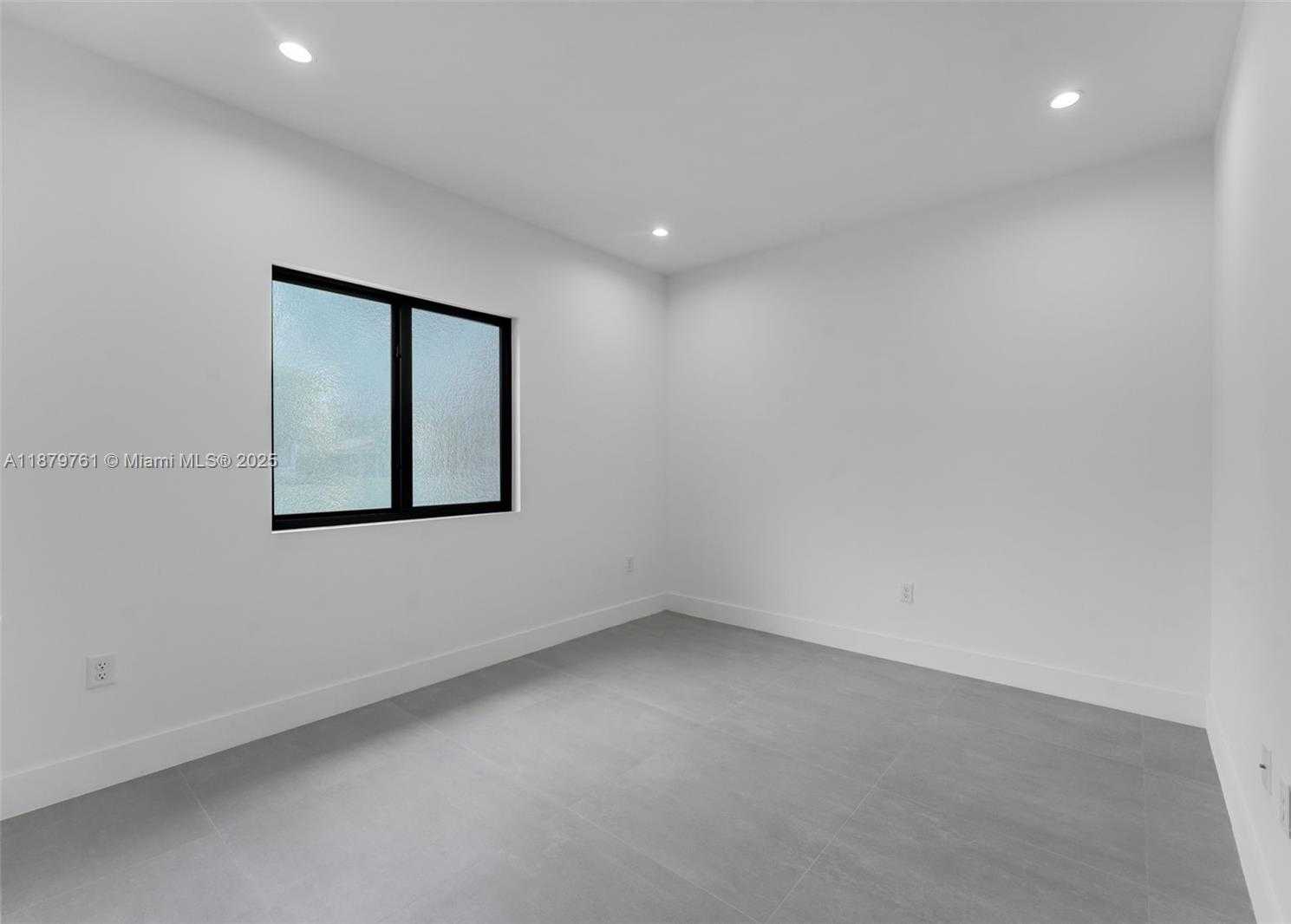 Small Image of Miami Number 35