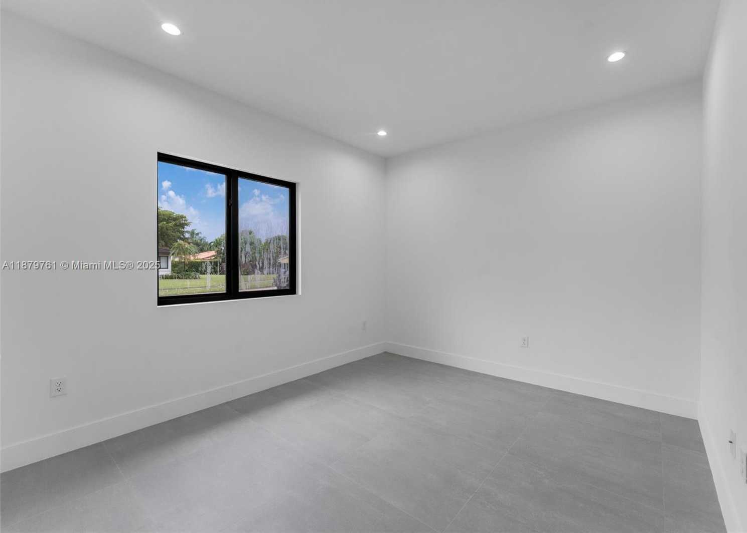 Small Image of Miami Number 36