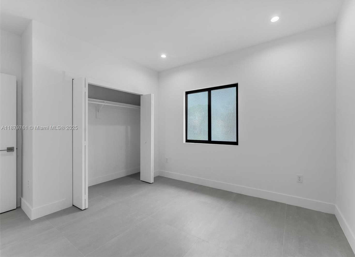 Small Image of Miami Number 37