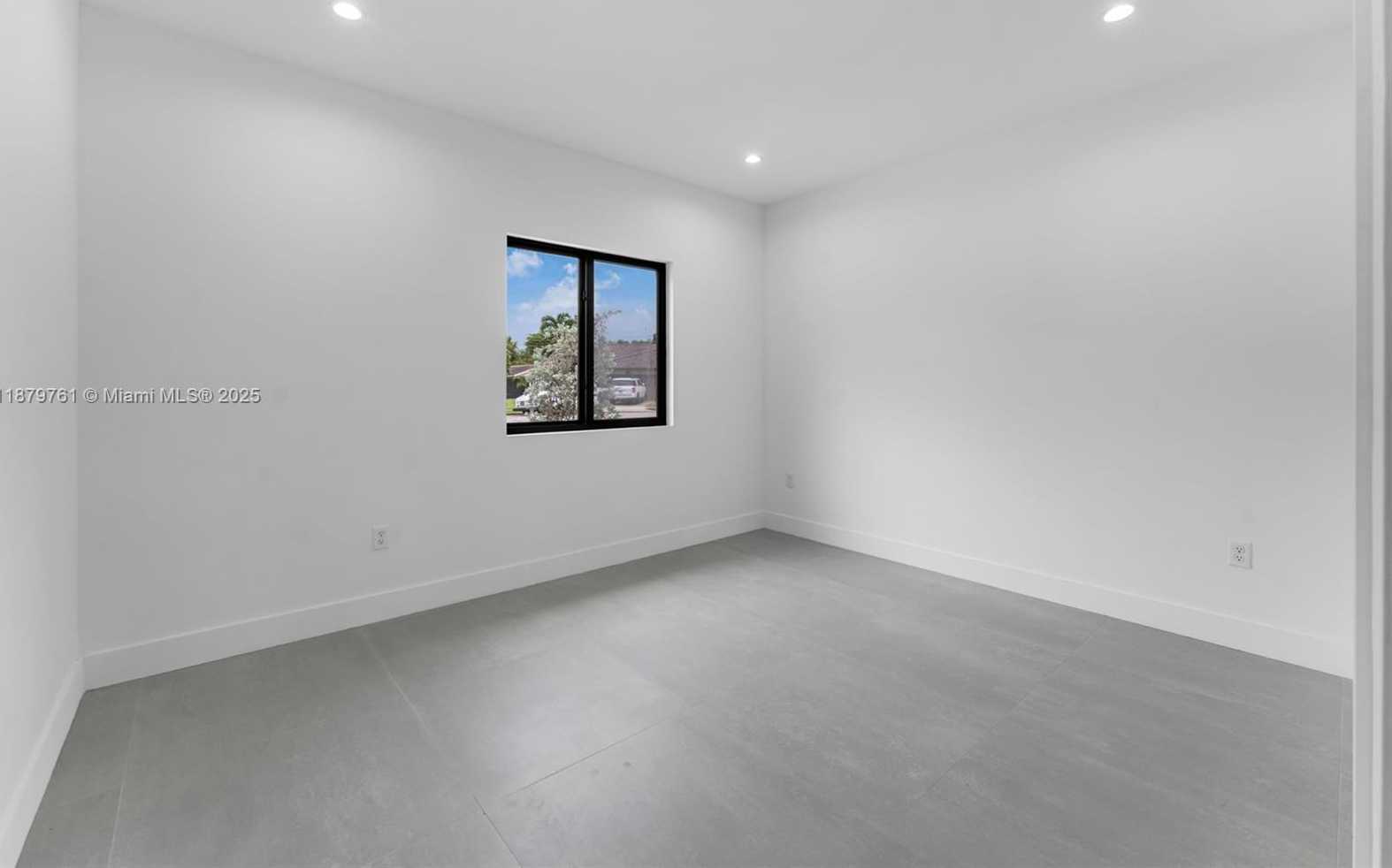 Small Image of Miami Number 40