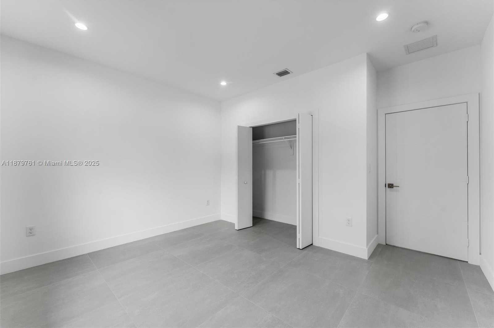 Small Image of Miami Number 41