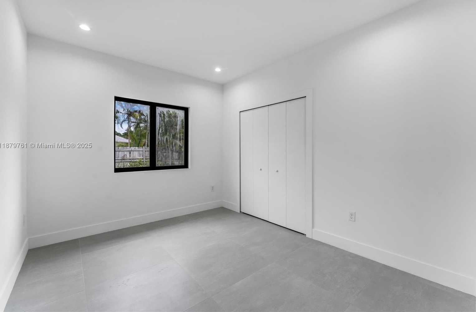 Small Image of Miami Number 47