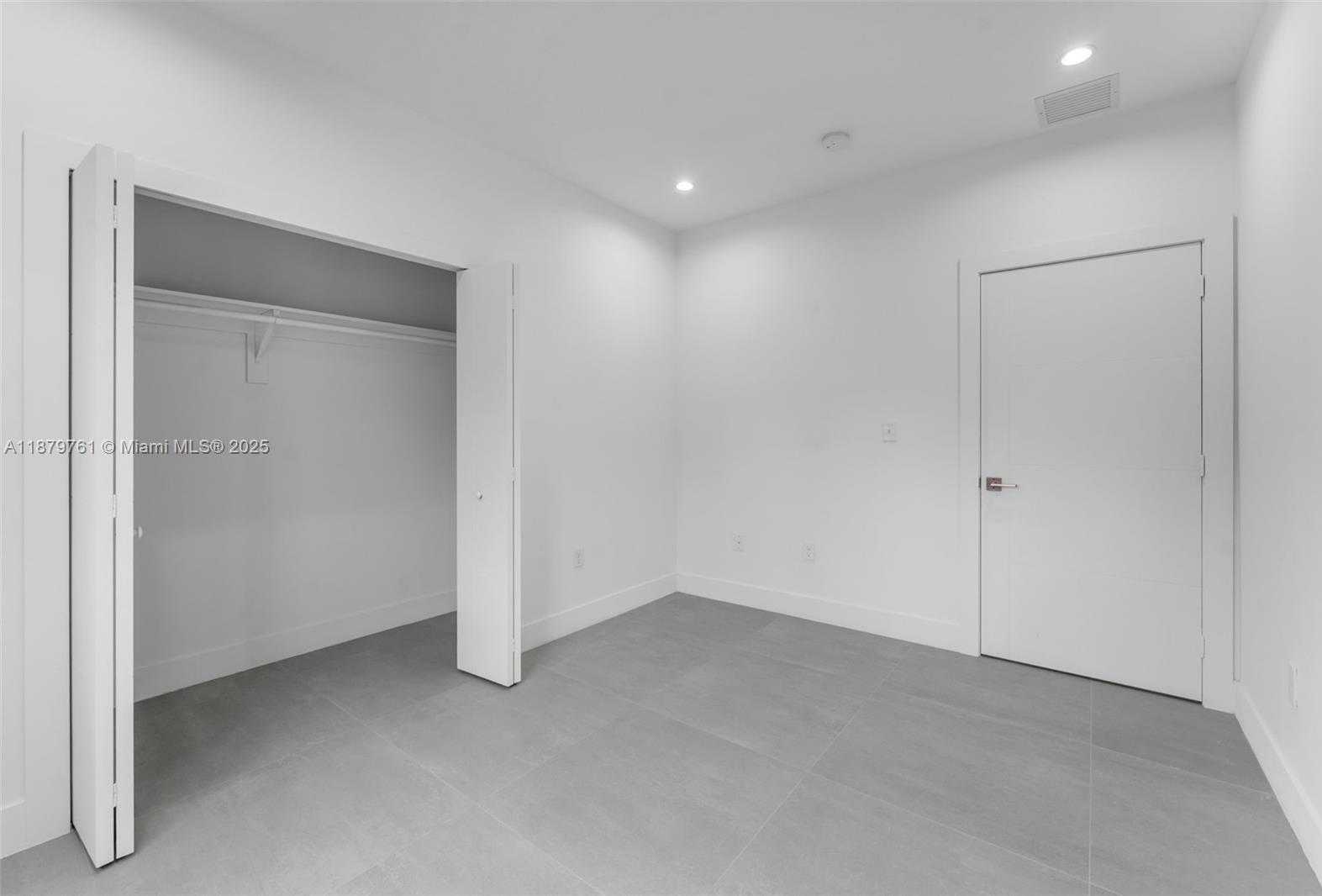 Small Image of Miami Number 48