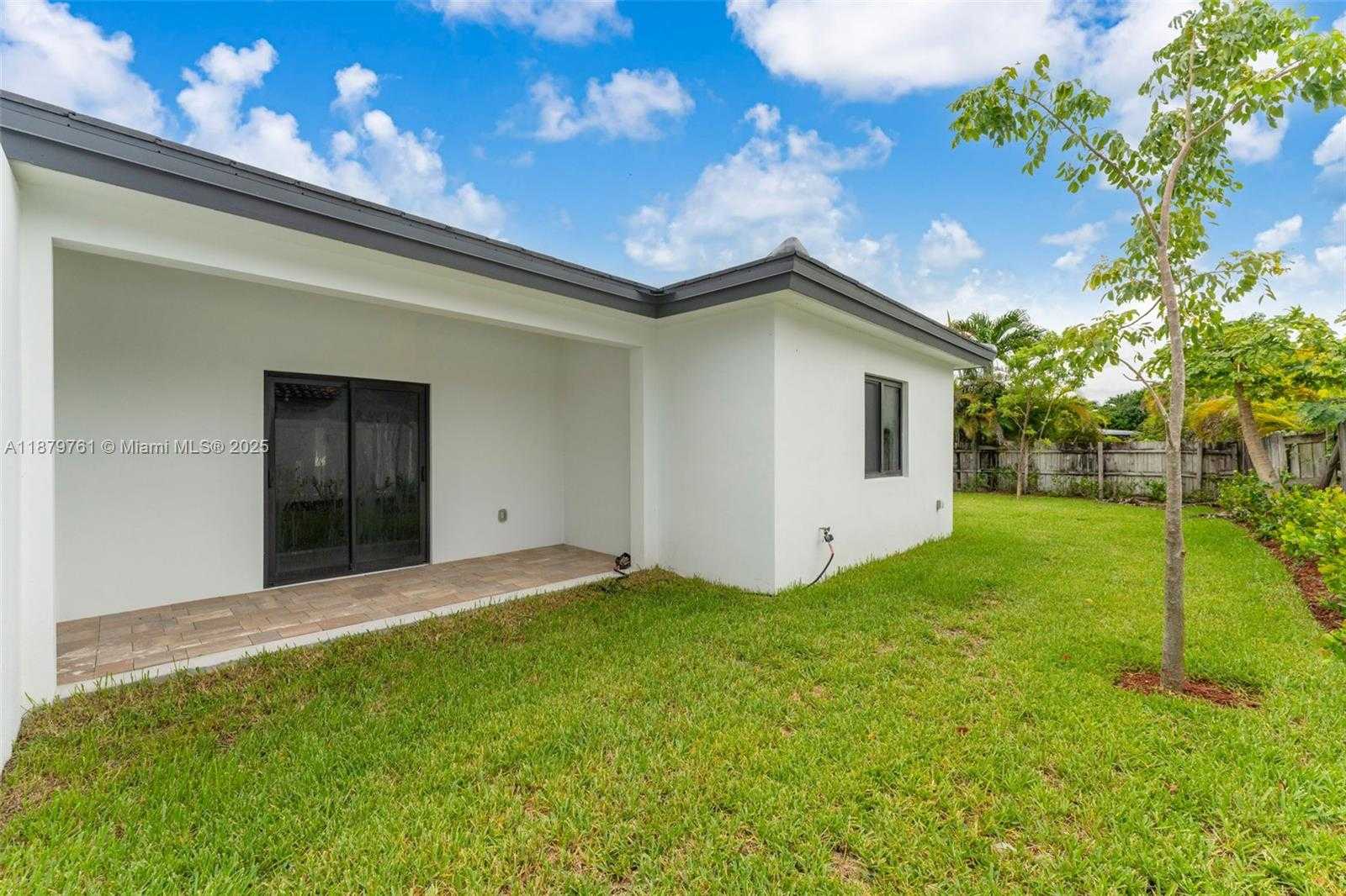 Small Image of Miami Number 8
