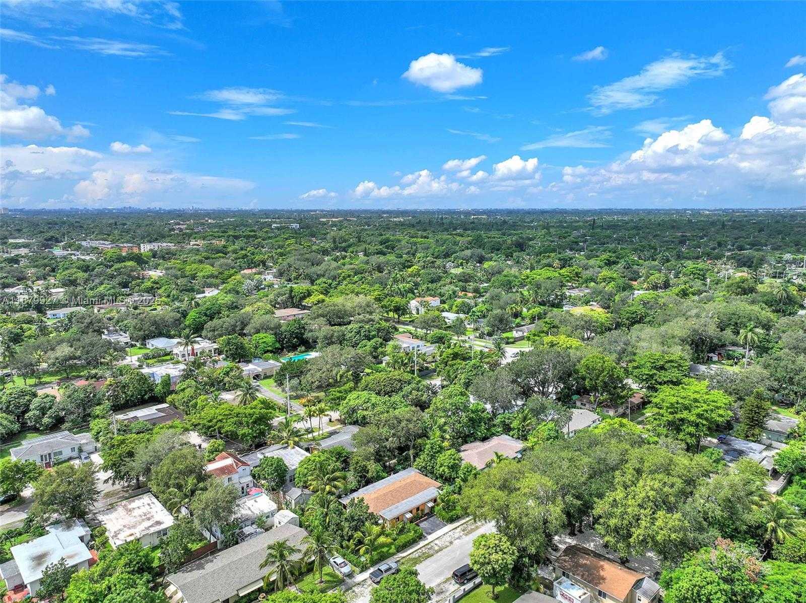 Small Image of 460 NORTH EAST 132ND ST, North Miami Number 10