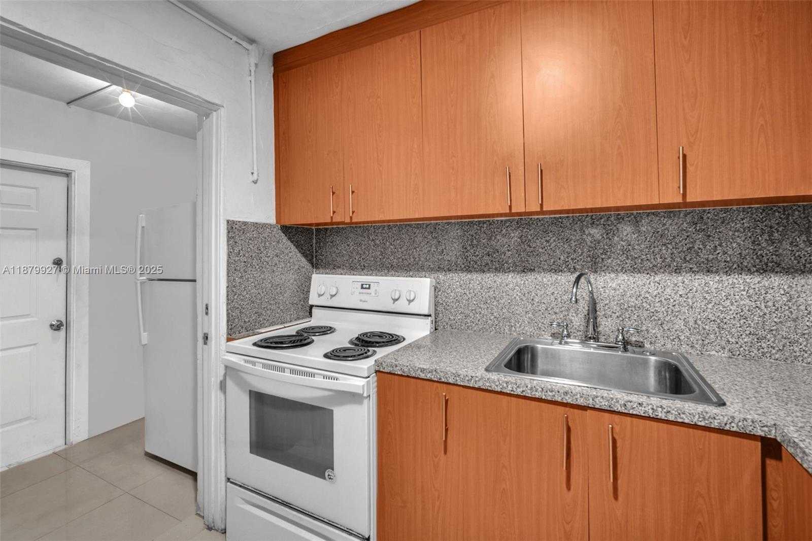 Small Image of 460 NORTH EAST 132ND ST, North Miami Number 22