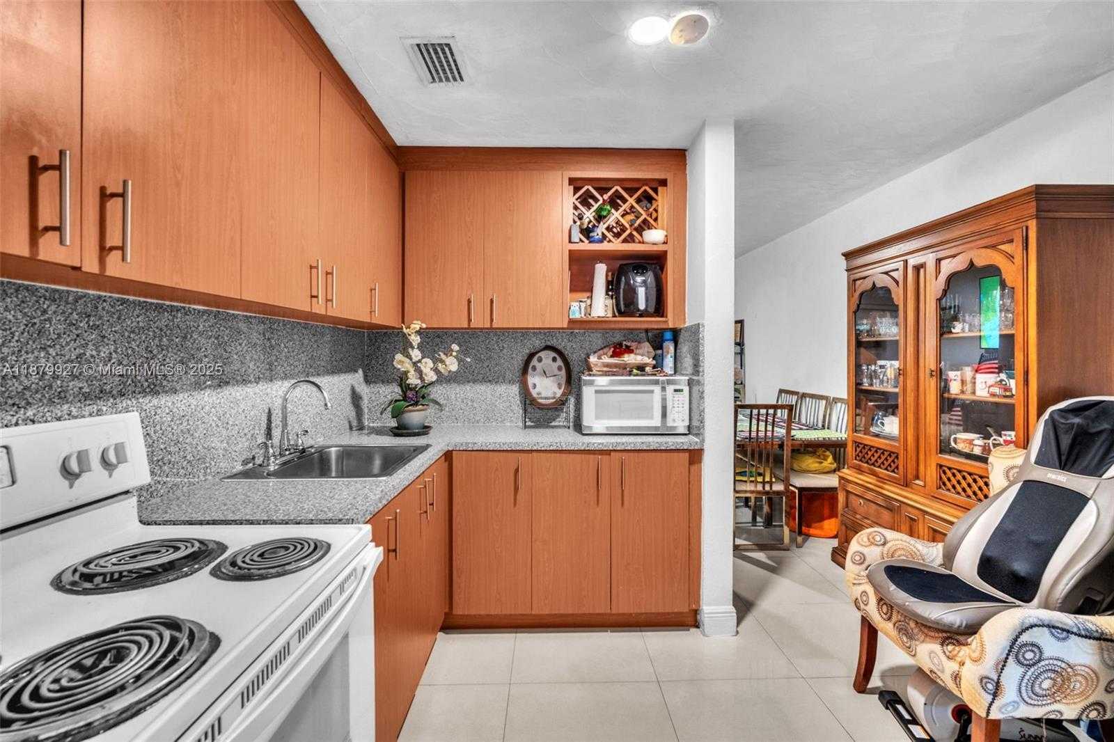 Small Image of 460 NORTH EAST 132ND ST, North Miami Number 24