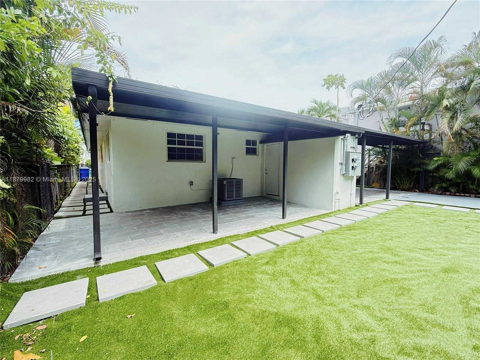 Small Image of 1666 SOUTH WEST 9TH ST, Miami Number 22