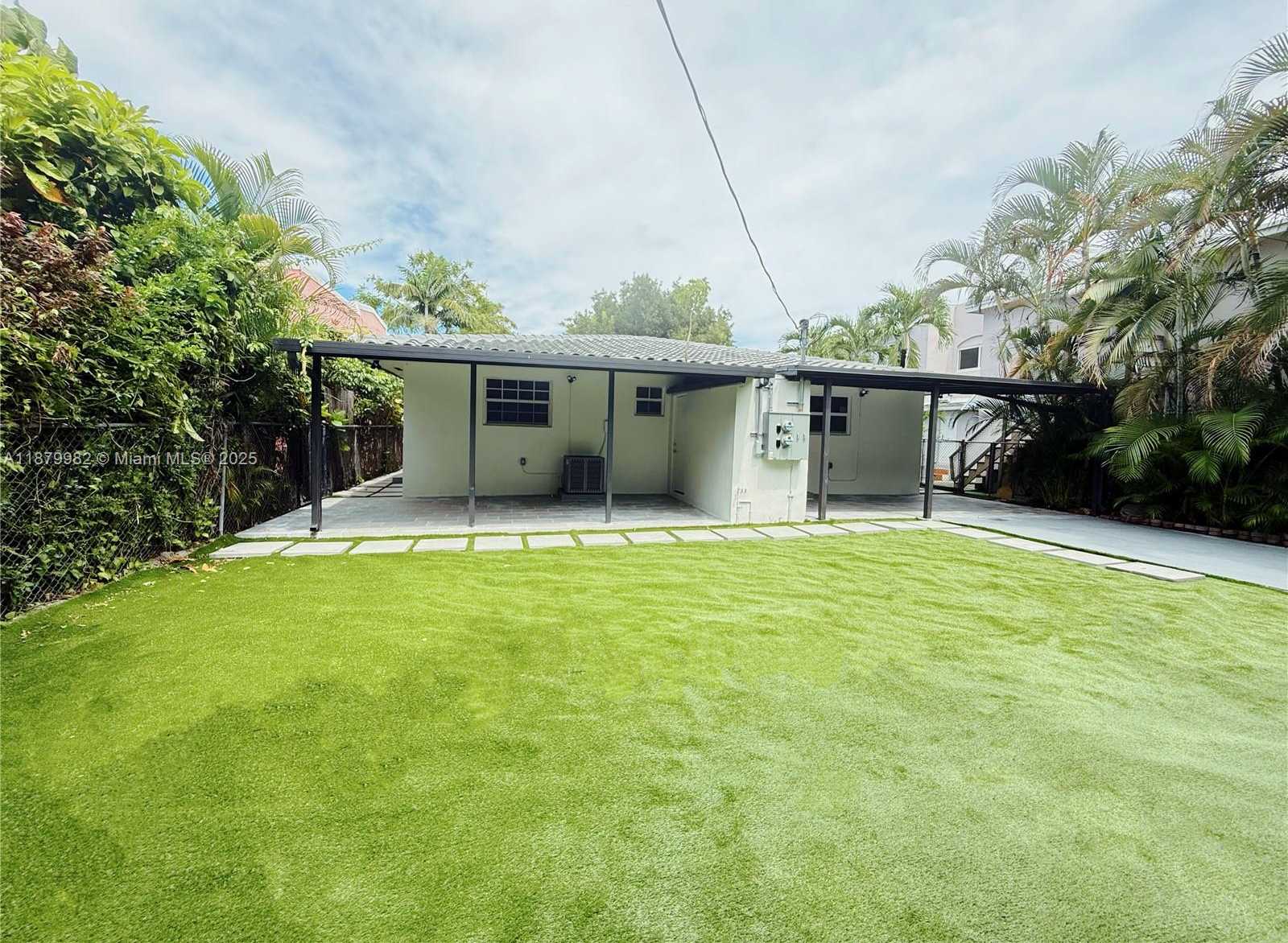 Small Image of 1666 SOUTH WEST 9TH ST, Miami Number 25