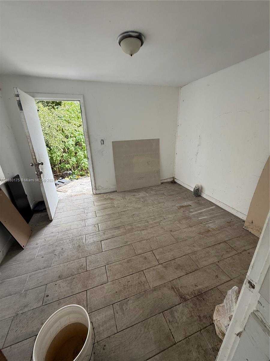 Small Image of 1817 NORTH WEST 90TH ST #3, Miami Number 8