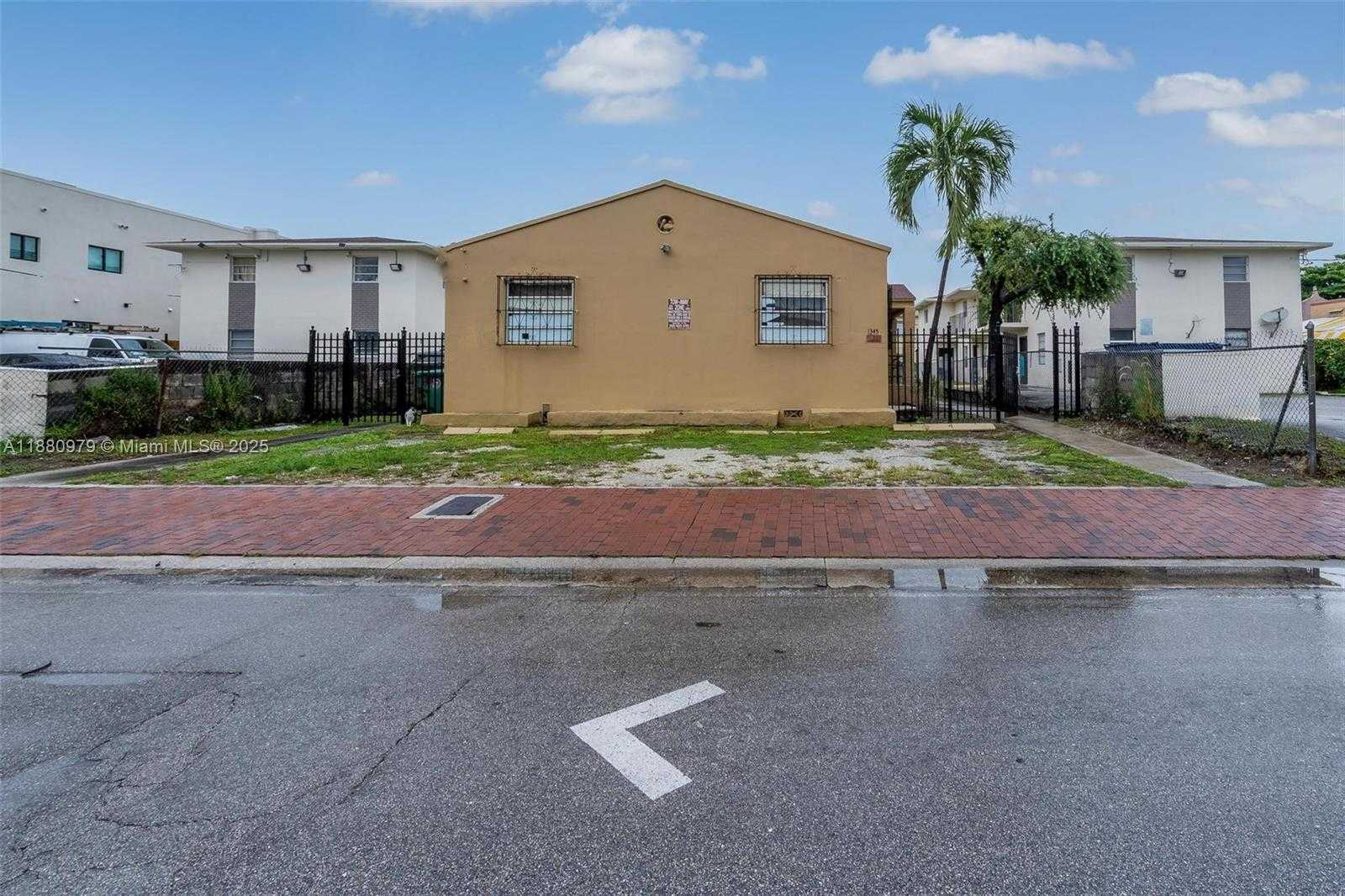 Small Image of 1345 SOUTH WEST 7TH ST #4, Miami Number 6