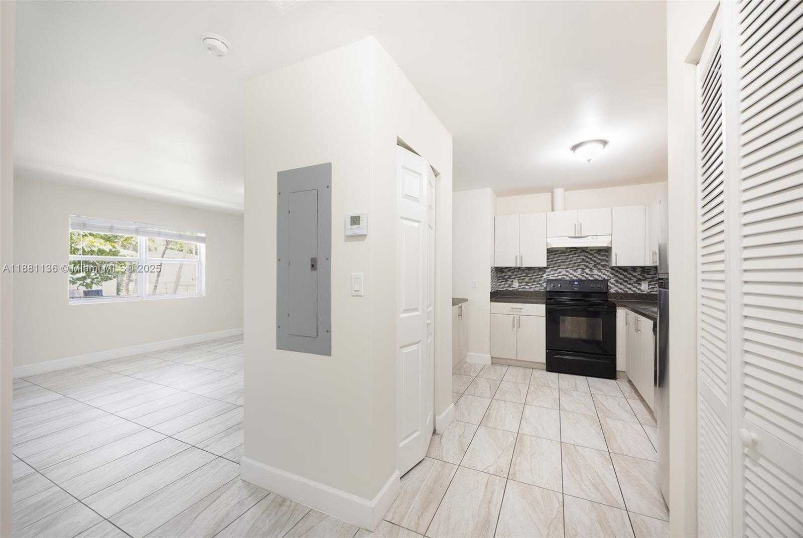 Small Image of Miami Number 6