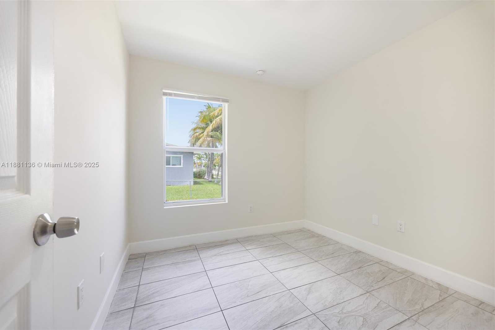 Small Image of Miami Number 9