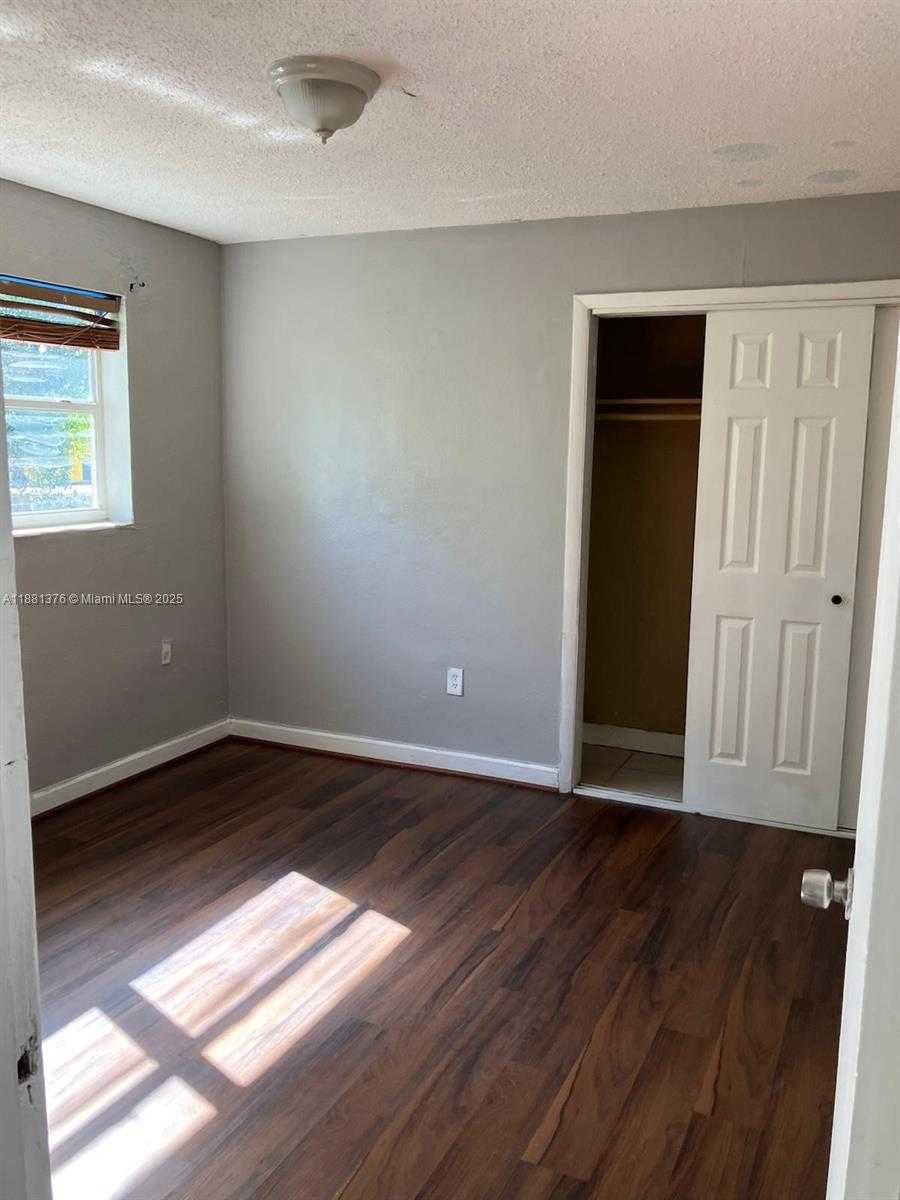 Small Image of 2835 NORTH WEST 22ND AVE #4, Miami Number 17