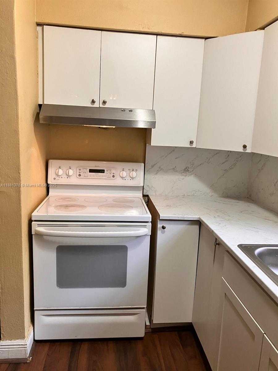 Small Image of 2835 NORTH WEST 22ND AVE #4, Miami Number 37