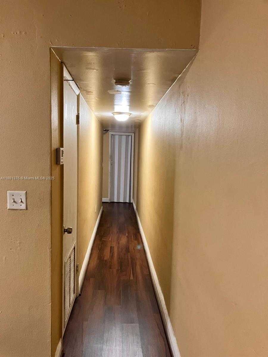 Small Image of 2835 NORTH WEST 22ND AVE #4, Miami Number 41