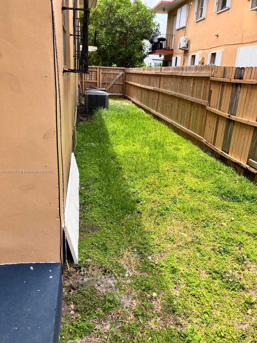Small Image of 2835 NORTH WEST 22ND AVE #4, Miami Number 57