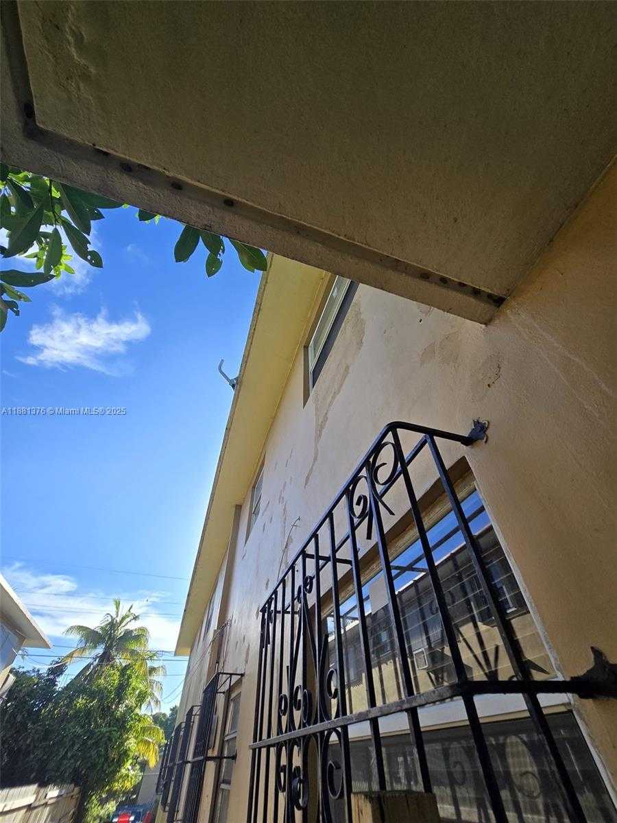 Small Image of 2835 NORTH WEST 22ND AVE #4, Miami Number 7
