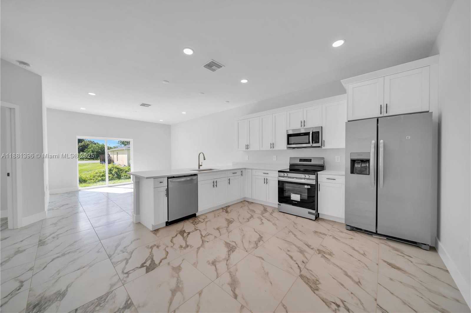 Small Image of 350 PULLMAN ST, Lehigh Acres Number 13