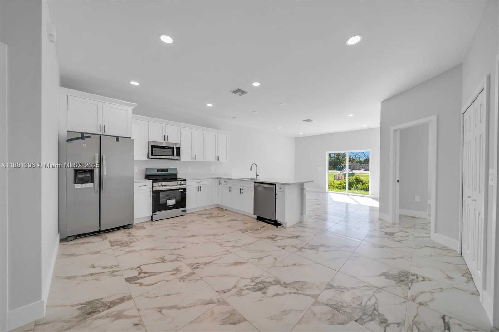 Small Image of 350 PULLMAN ST, Lehigh Acres Number 14