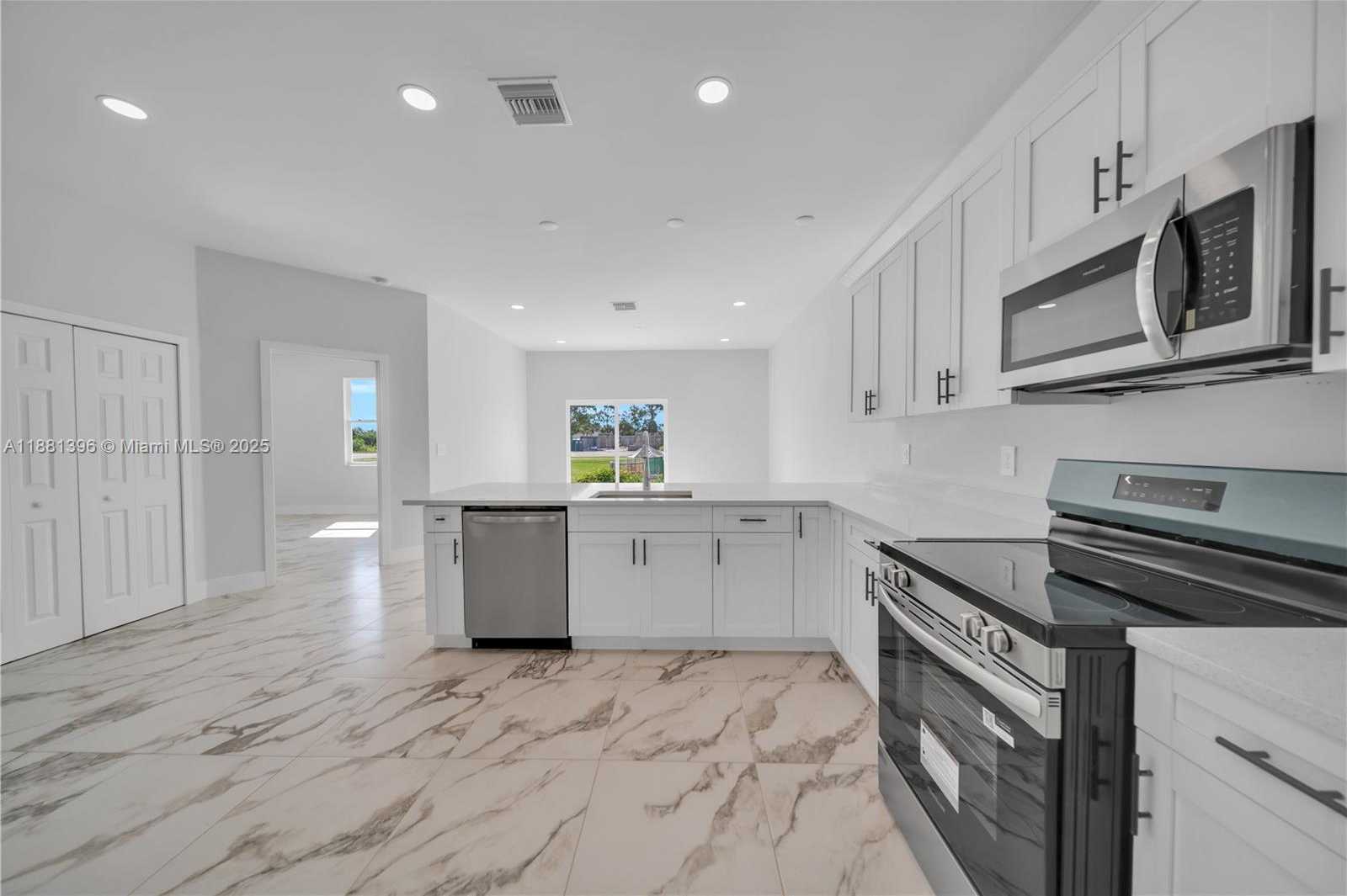 Small Image of 350 PULLMAN ST, Lehigh Acres Number 19