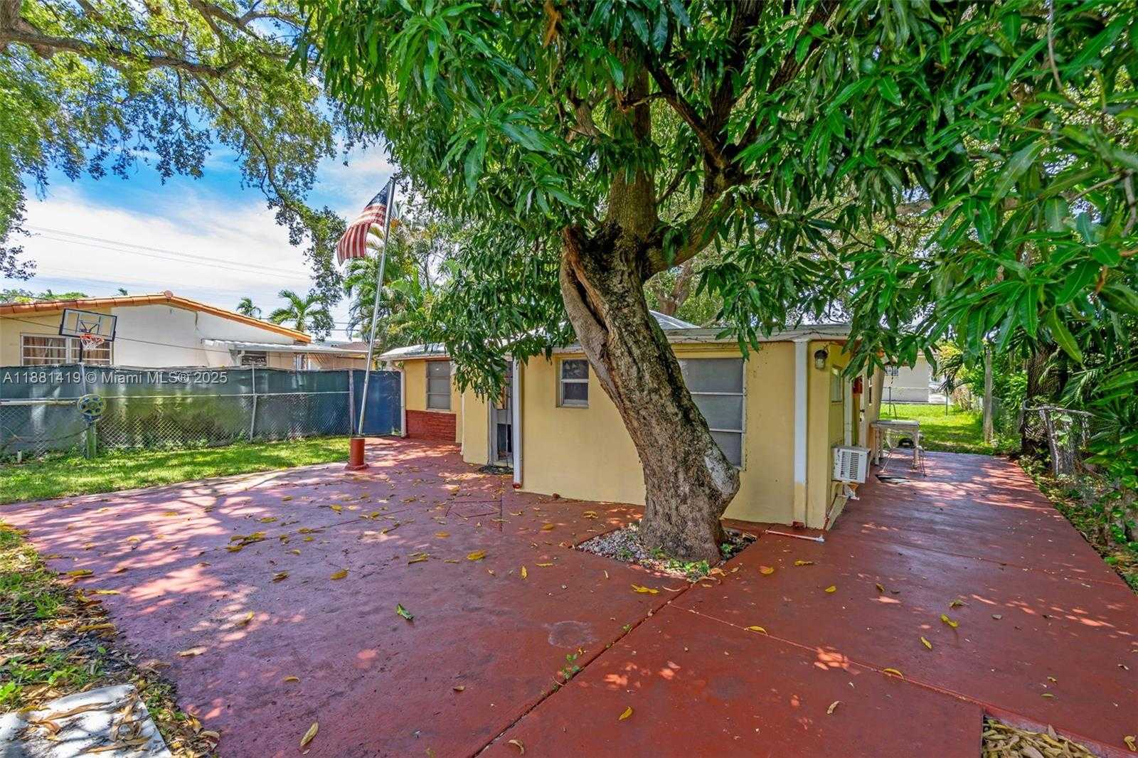 Small Image of 811 NORTH WEST 24TH CT, Miami Number 10