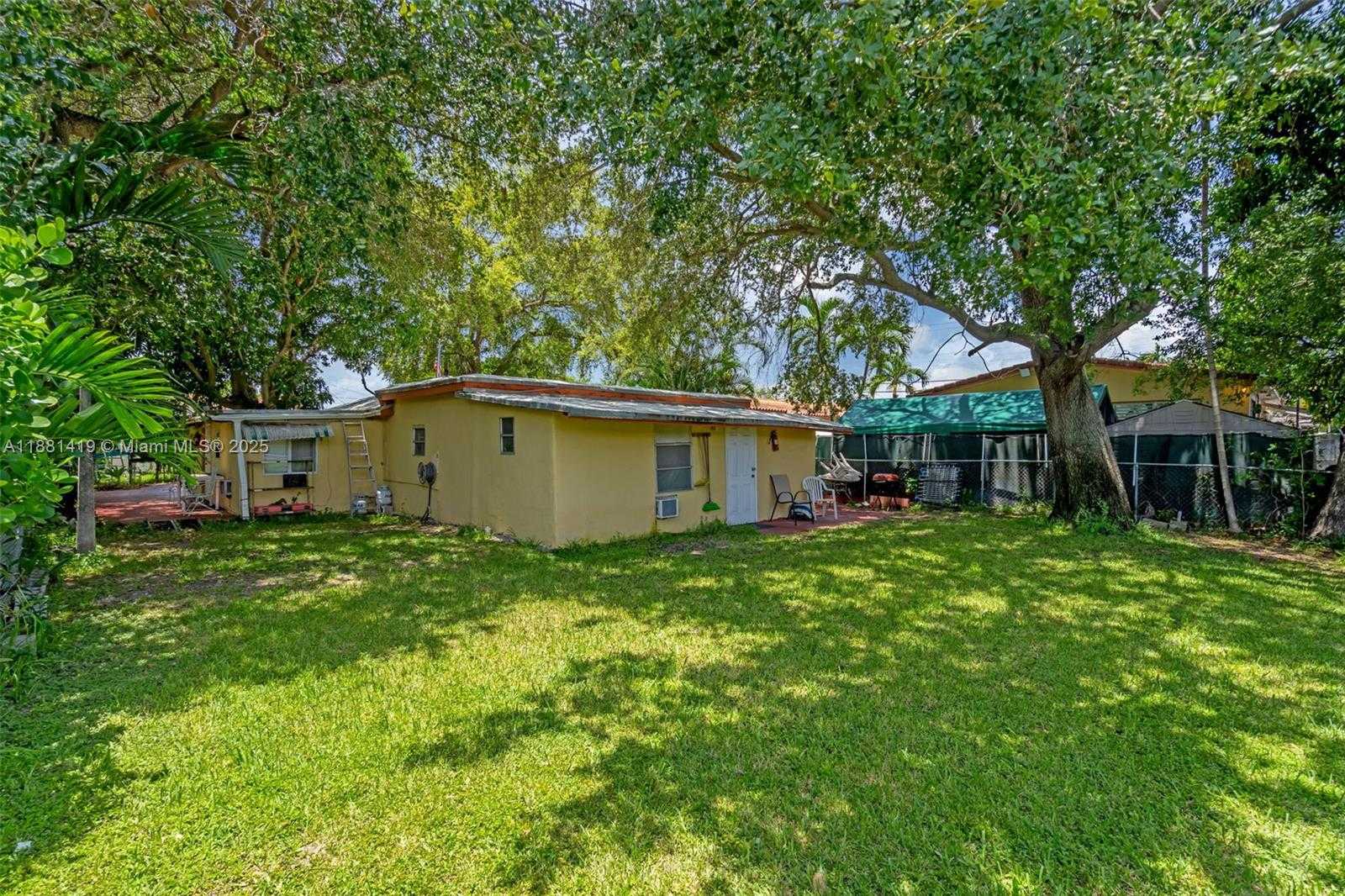 Small Image of 811 NORTH WEST 24TH CT, Miami Number 11