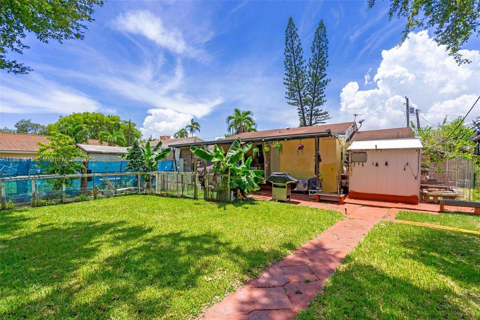 Small Image of 811 NORTH WEST 24TH CT, Miami Number 4
