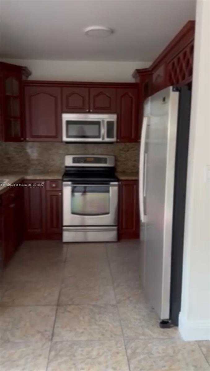 Small Image of 750 NORTH WEST 24 AVE, Miami Number 10