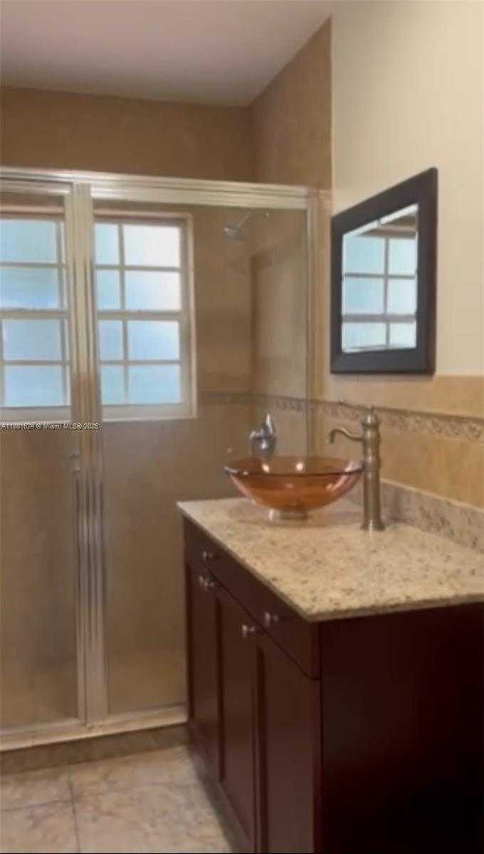 Small Image of 750 NORTH WEST 24 AVE, Miami Number 7