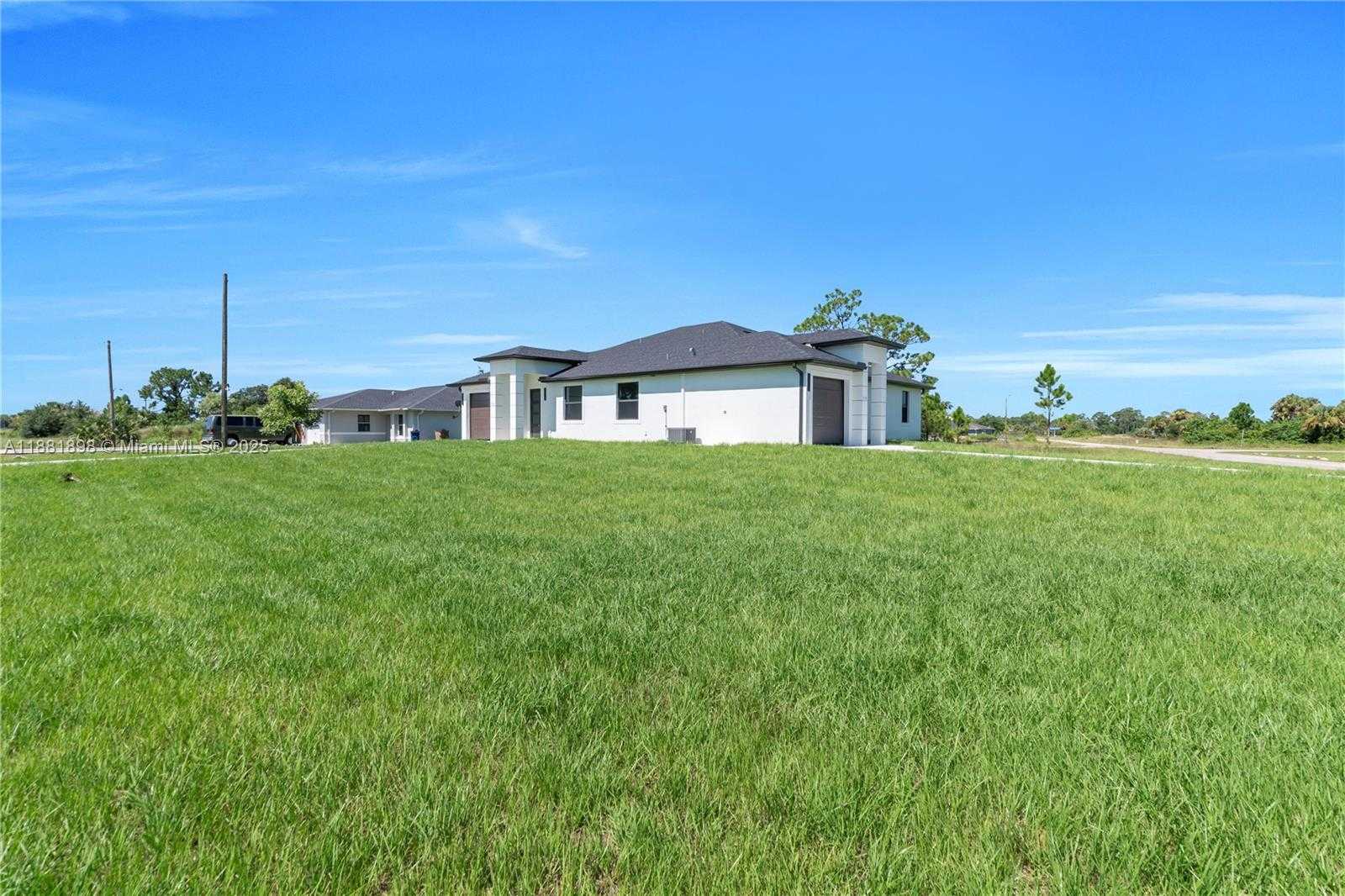 Small Image of 1110 EISENHOWER BLVD, Lehigh Acres Number 10