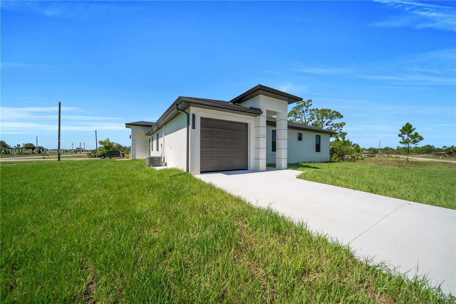 Small Image of 1110 EISENHOWER BLVD, Lehigh Acres Number 14