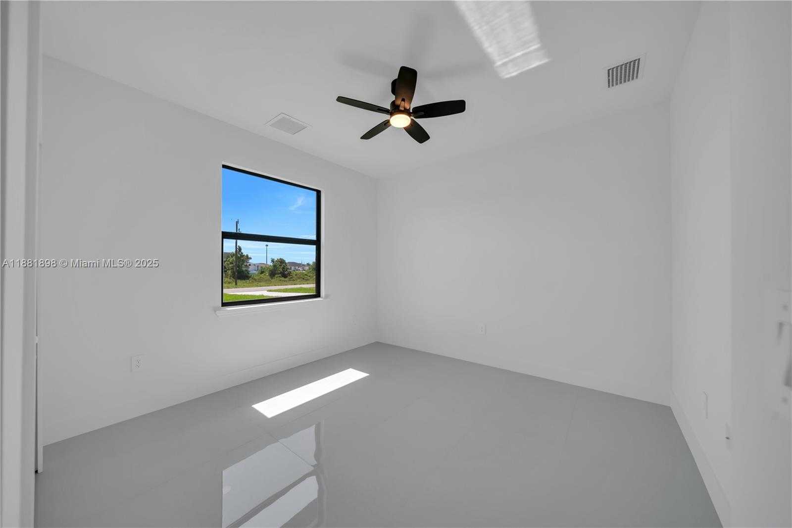 Small Image of 1110 EISENHOWER BLVD, Lehigh Acres Number 17