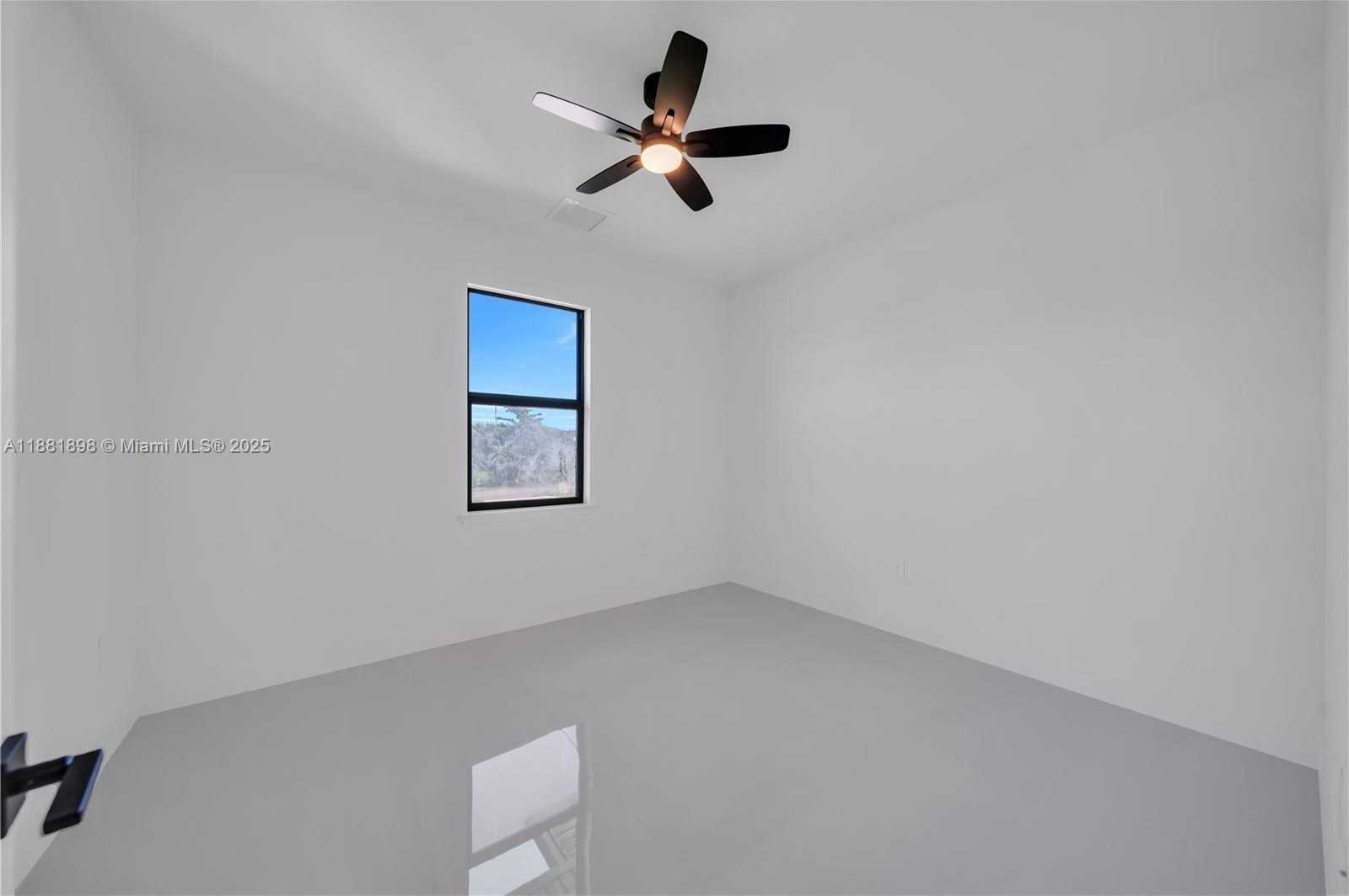 Small Image of 1110 EISENHOWER BLVD, Lehigh Acres Number 22