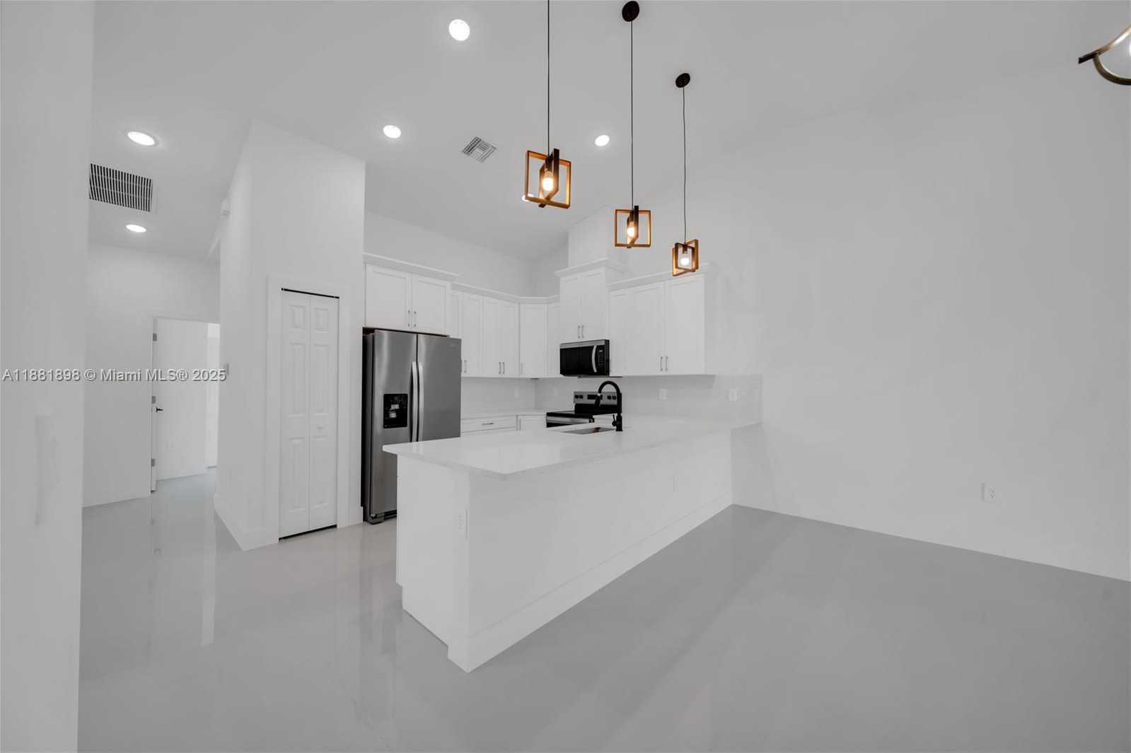 Small Image of 1110 EISENHOWER BLVD, Lehigh Acres Number 23