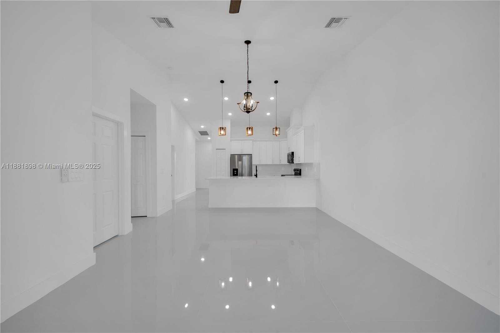 Small Image of 1110 EISENHOWER BLVD, Lehigh Acres Number 28