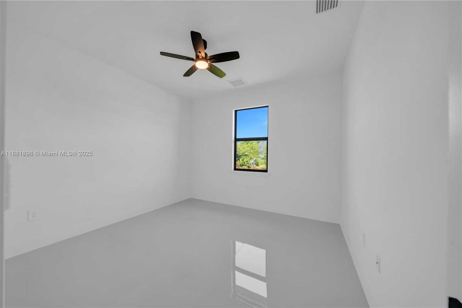 Small Image of 1110 EISENHOWER BLVD, Lehigh Acres Number 29