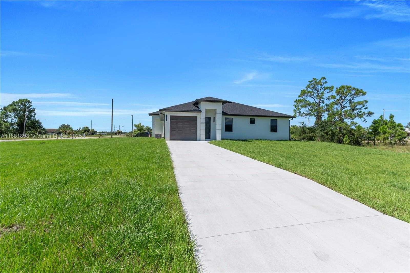 Small Image of 1110 EISENHOWER BLVD, Lehigh Acres Number 3