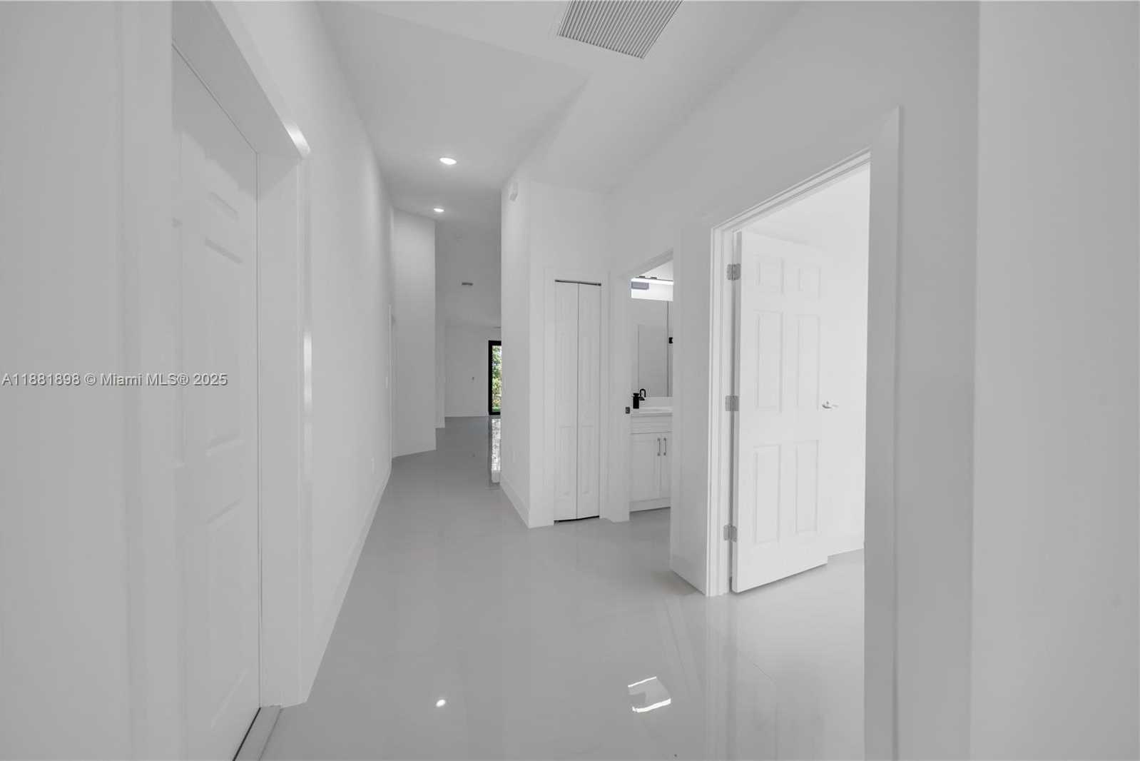 Small Image of 1110 EISENHOWER BLVD, Lehigh Acres Number 31