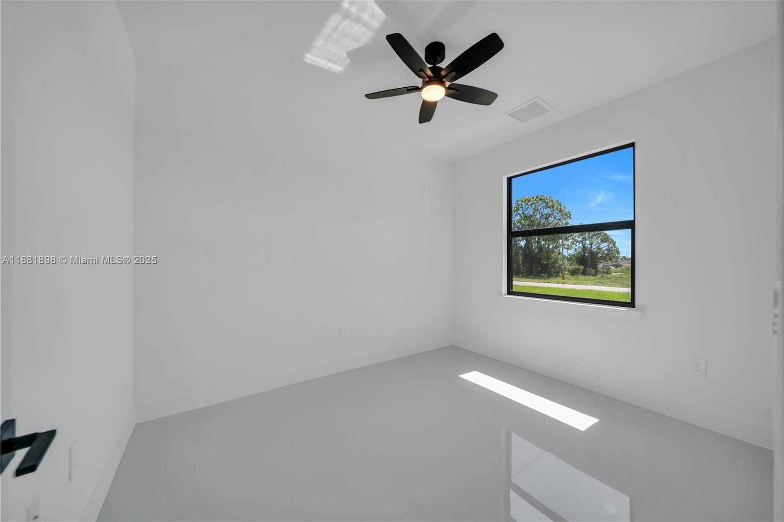 Small Image of 1110 EISENHOWER BLVD, Lehigh Acres Number 32