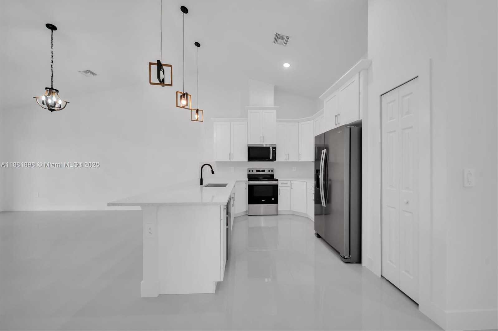Small Image of 1110 EISENHOWER BLVD, Lehigh Acres Number 36